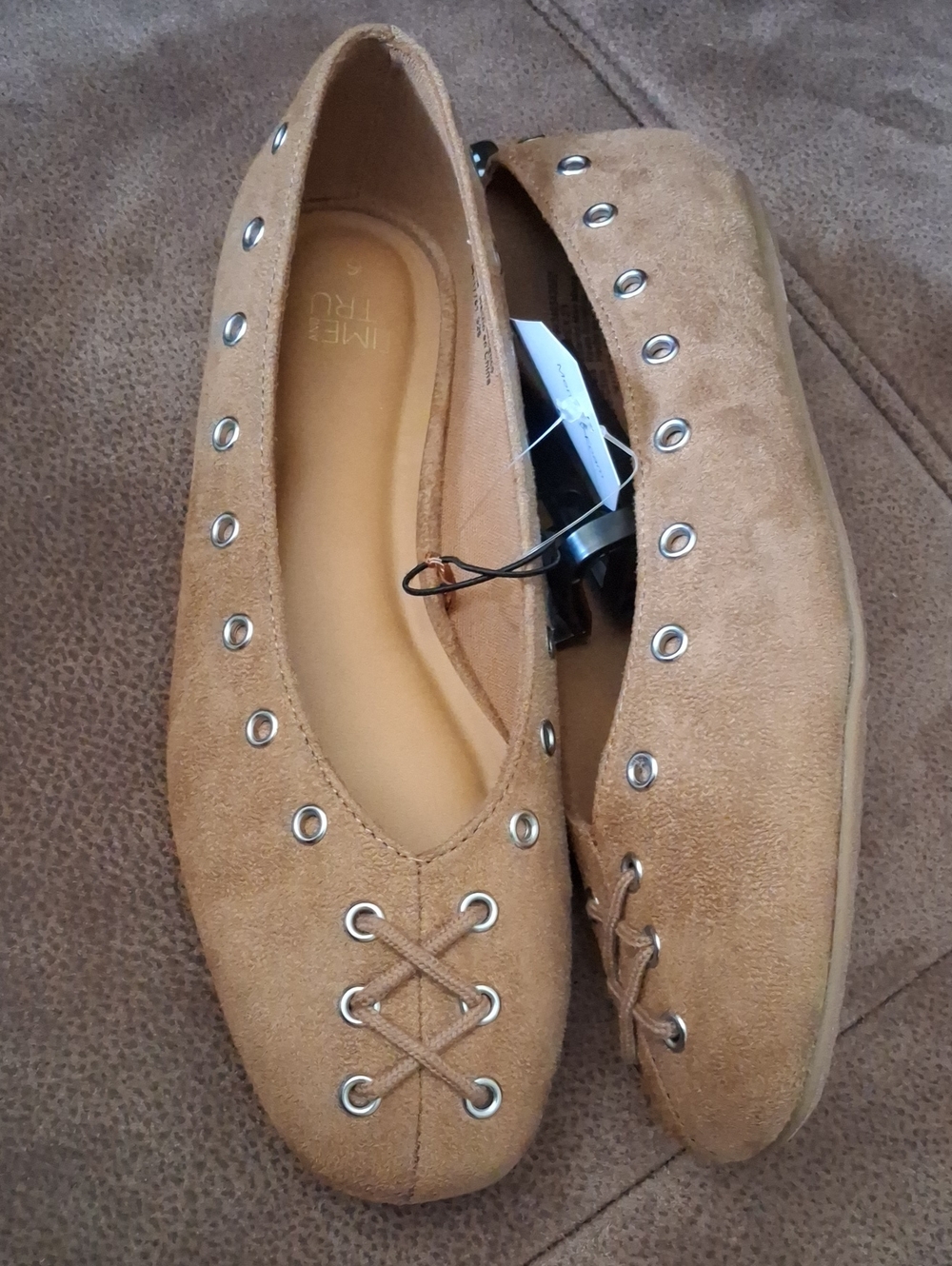 Time and Tru Faux Eyelet-Trim Ballet Flats Sand Size 6